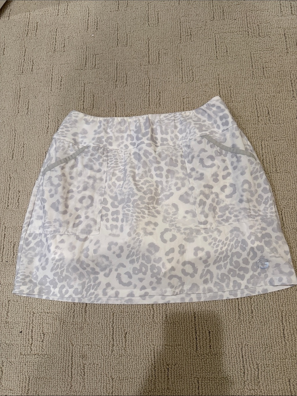 ForayGolf Athletic Leopard Print White & Light Gray Skirt